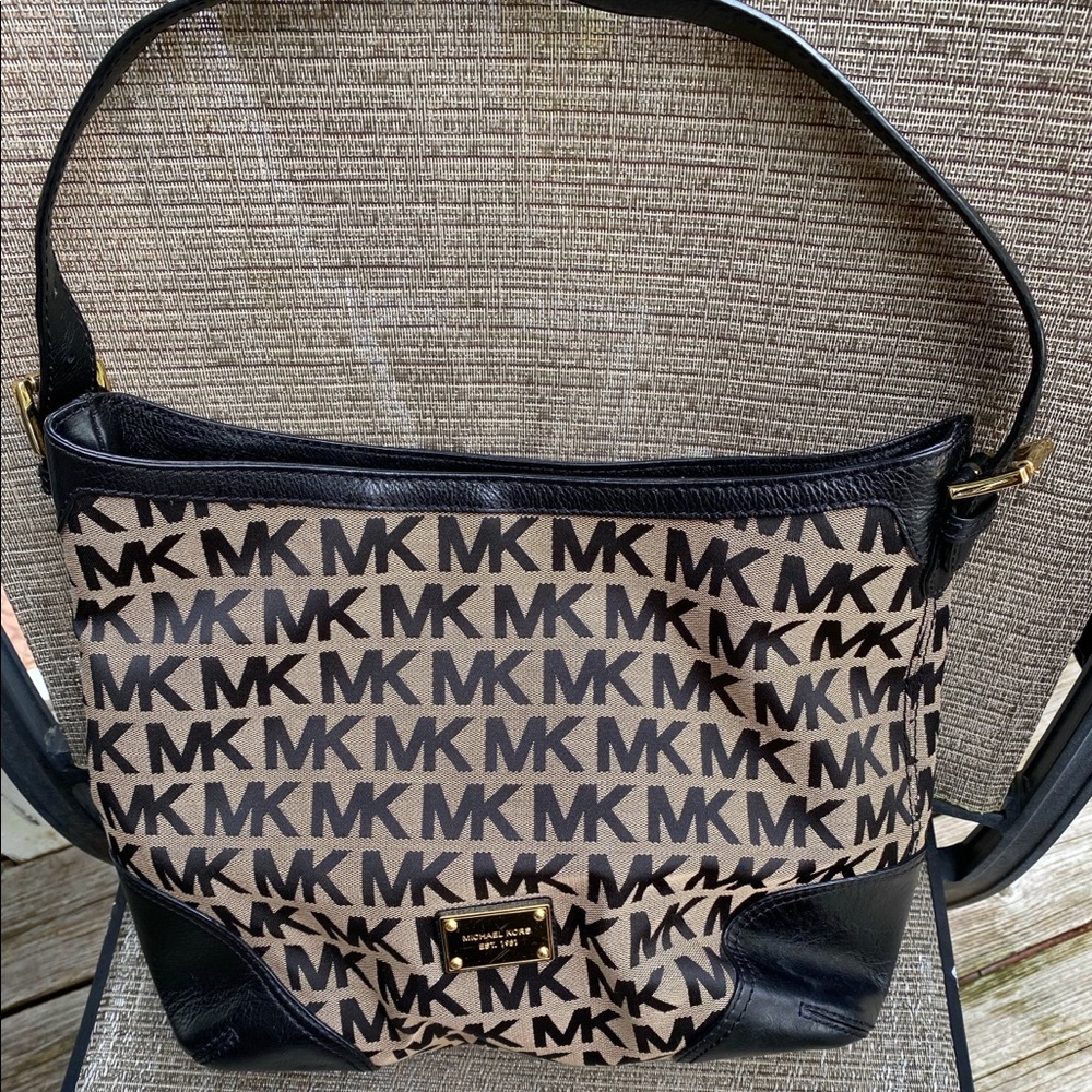 Michael Kors Hobo